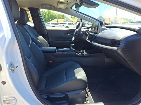 Used 2024 Toyota Prius XLE AWD/4WD image 13