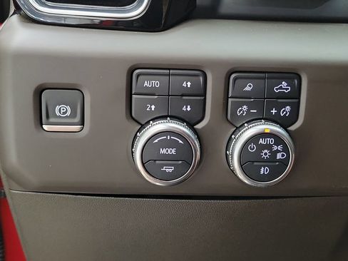 Certified 2024 GMC Sierra 3500 Denali w/ Denali Reserve Package AWD/4WD image 18