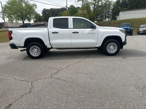 Used 2023 Chevrolet Colorado W/T image 2