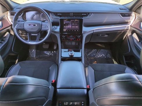 Used 2022 Jeep Grand Cherokee L Laredo image 14