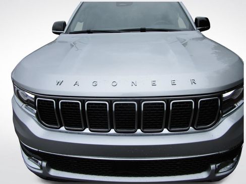Used 2024 Jeep Wagoneer 2WD image 26