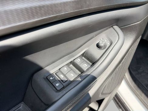 Used 2023 Jeep Grand Cherokee Altitude AWD/4WD image 15