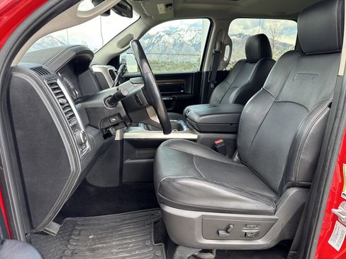 Used 2016 RAM 2500 Laramie w/ Convenience Group AWD/4WD image 19