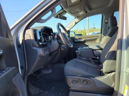 Used 2024 Chevrolet Silverado 1500 LT AWD/4WD image 8