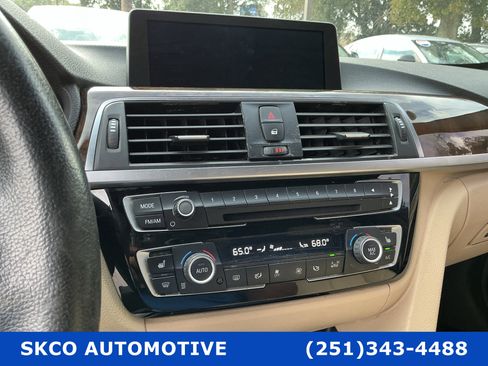 Used 2017 BMW 330i xDrive Sedan w/ Premium Package image 17