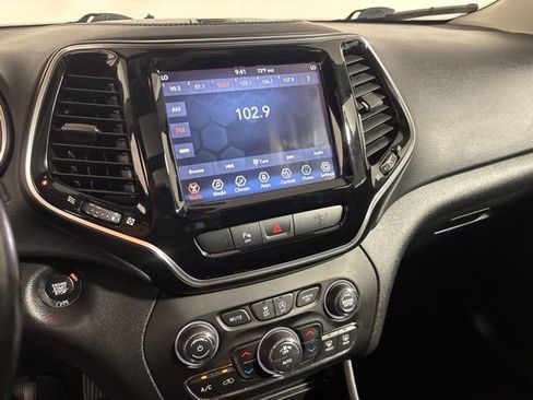 Used 2019 Jeep Cherokee Limited AWD/4WD image 20