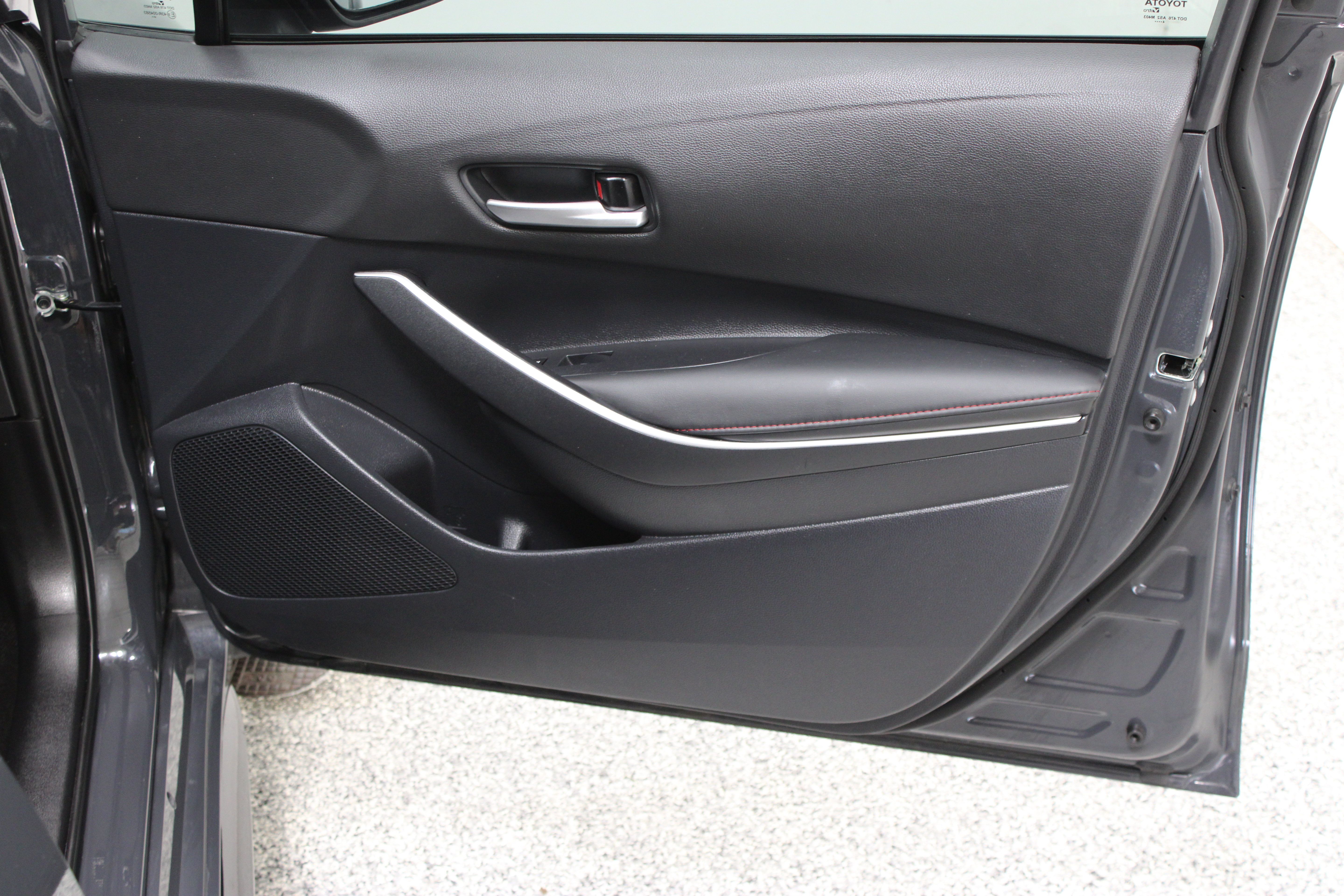Used 2025 Toyota Corolla SE FWD image 32