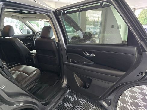 Used 2025 Nissan Pathfinder SL w/ SL Premium Package image 42