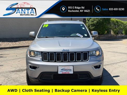 Used 2019 Jeep Grand Cherokee Laredo AWD/4WD image 2