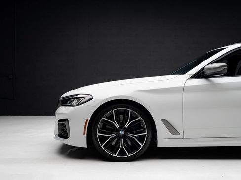 Used 2023 BMW M550i xDrive AWD/4WD image 18