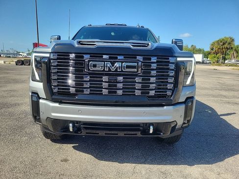 New 2026 GMC Sierra 2500 Denali Ultimate AWD/4WD image 3