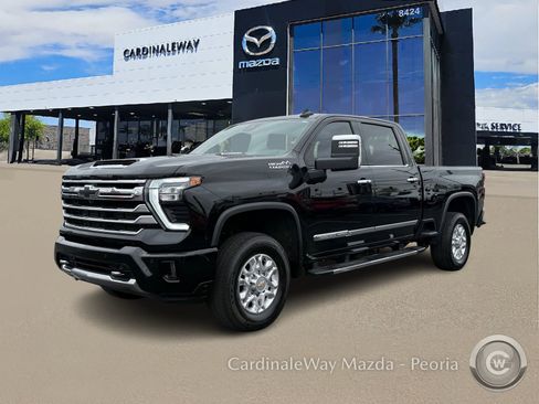 Used 2024 Chevrolet Silverado 3500 High Country image 2