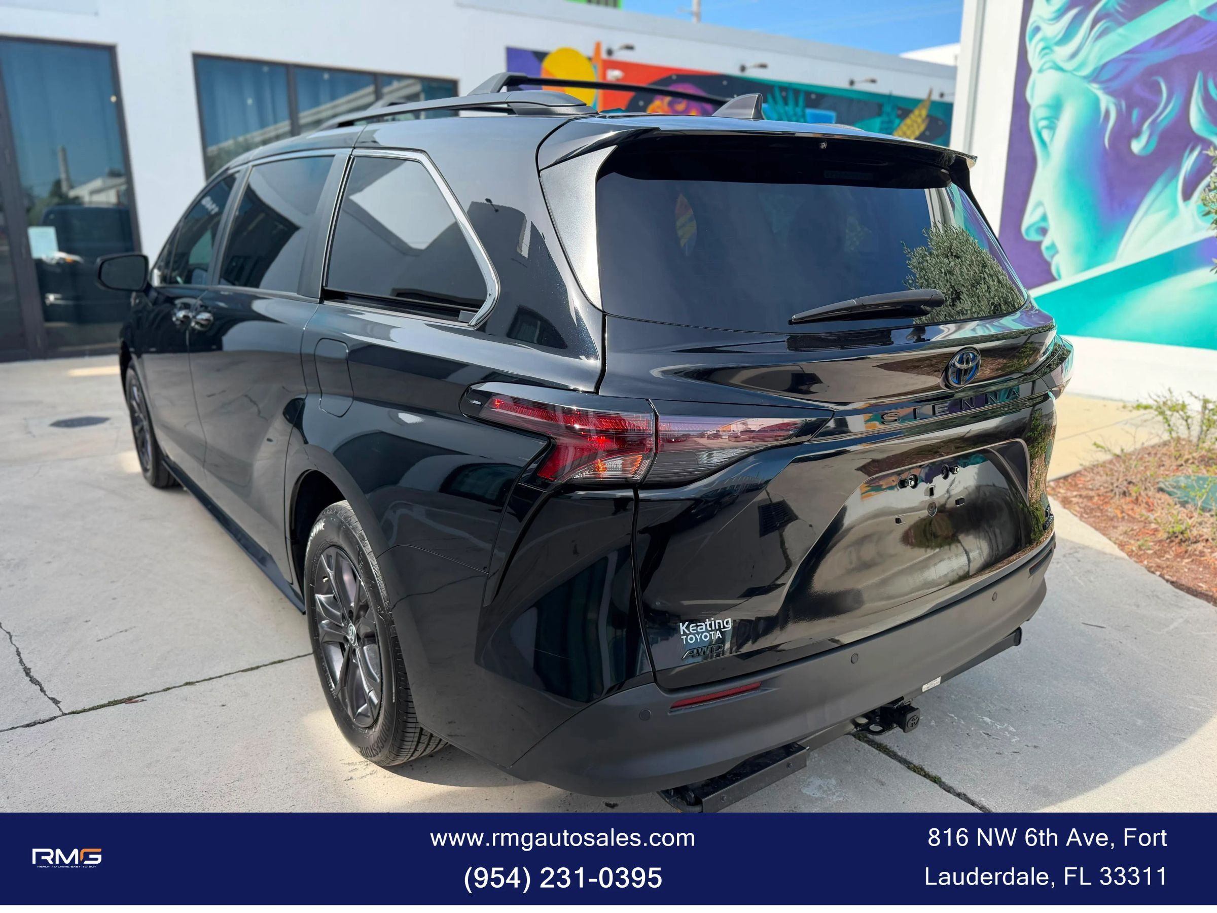 Used 2024 Toyota Sienna XLE Woodland Edition AWD/4WD image 7