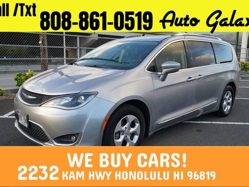 Used 2017 Chrysler Pacifica Touring-L Plus image 1