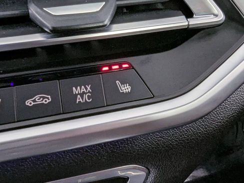 Used 2021 BMW X5 xDrive40i w/ M Sport Package image 23