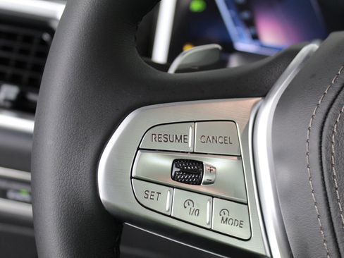 New 2026 BMW X7 xDrive40i w/ Premium Package image 15