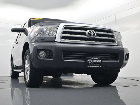 Used 2017 Toyota Sequoia Platinum AWD/4WD image 61