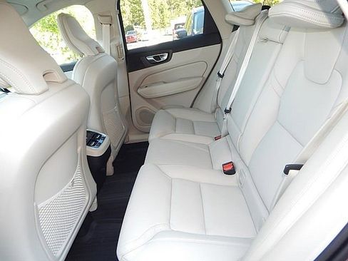 New 2026 Volvo XC60 B5 Ultra w/ Climate Package image 13