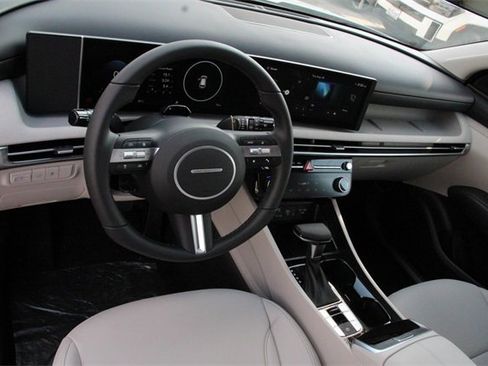 New 2026 Hyundai Tucson SEL image 8