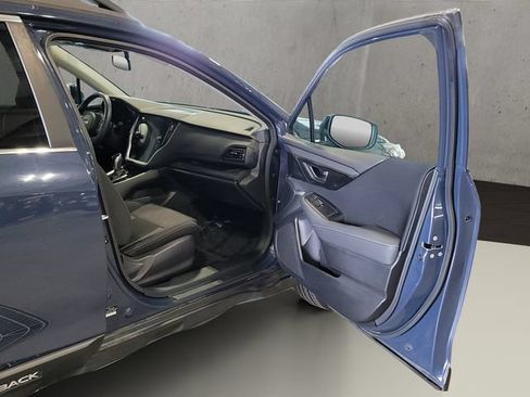 Used 2025 Subaru Outback Premium AWD/4WD image 39