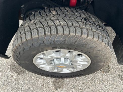 Used 2023 Chevrolet Silverado 2500 LT AWD/4WD image 24