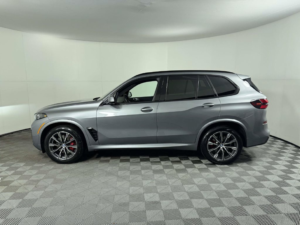 Used 2026 BMW X5 xDrive40i w/ M Sport Package AWD/4WD image 11