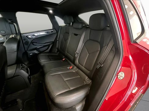 Used 2021 Porsche Macan AWD/4WD image 17