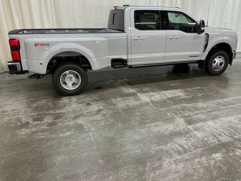 New 2026 Ford F350 Lariat w/ Lariat Ultimate Package AWD/4WD image 2