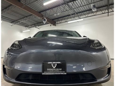 Used 2022 Tesla Model Y Performance image 3