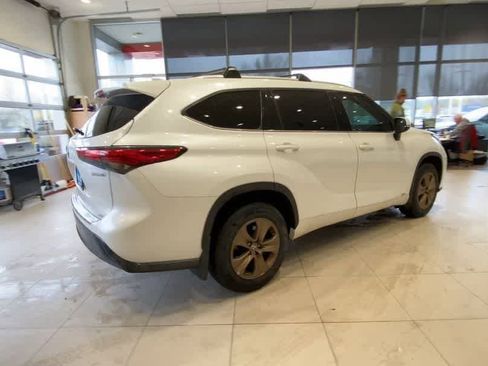 Used 2022 Toyota Highlander Bronze Edition AWD/4WD image 8
