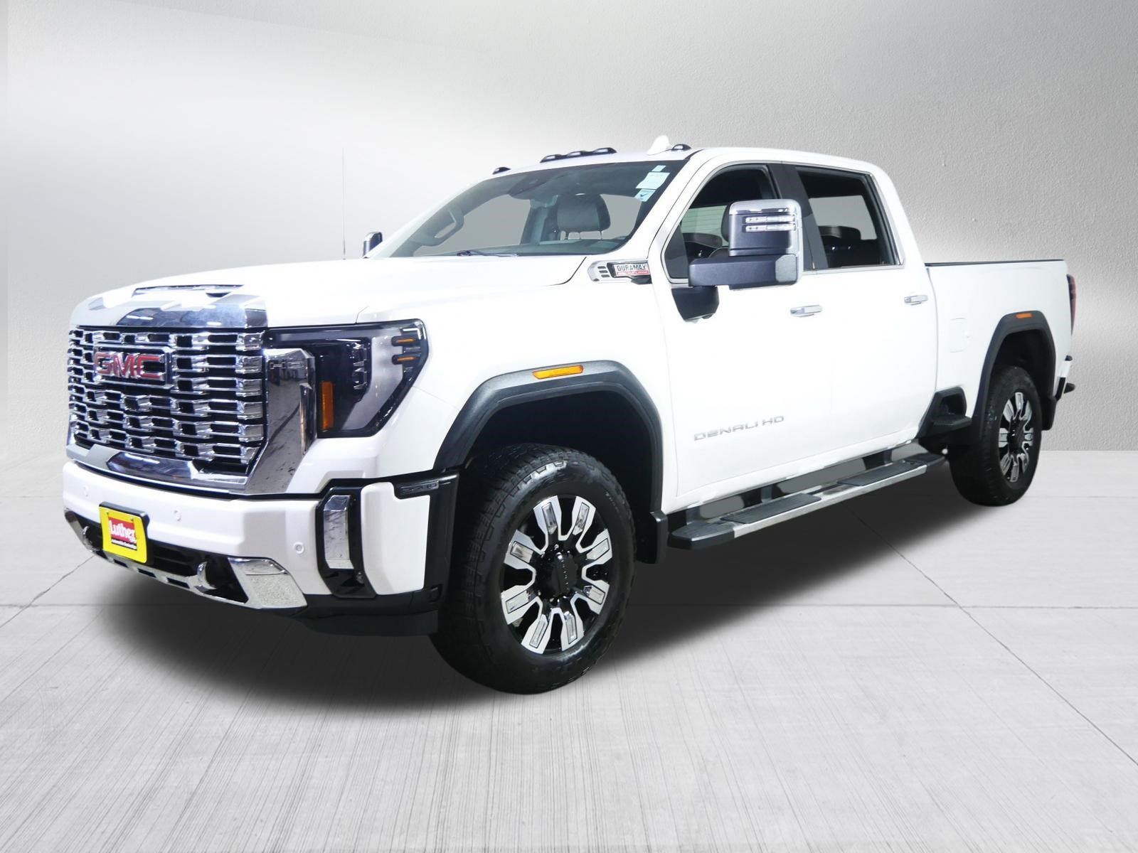 Used 2024 GMC Sierra 2500 Denali w/ Denali Reserve Package AWD/4WD image 3