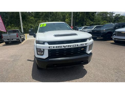 Used 2023 Chevrolet Silverado 2500 Custom AWD/4WD image 3