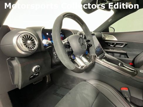 Used 2024 Mercedes-Benz SL 63 AMG SL 63 AMG Collectors Edition image 17