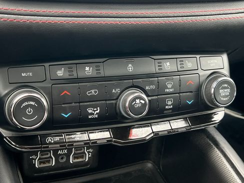 Used 2024 Dodge Durango GT AWD/4WD image 23