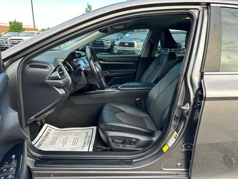 Used 2019 Toyota Camry SE FWD image 10