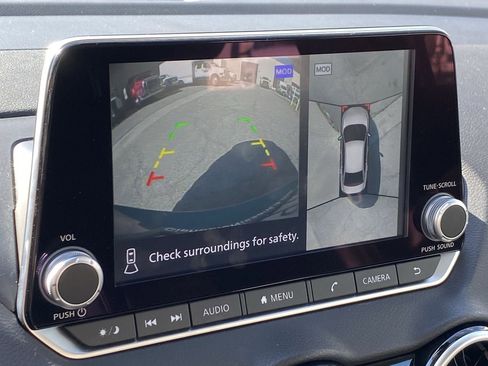 Certified 2023 Nissan Sentra SR w/ SR Premium Package FWD image 9