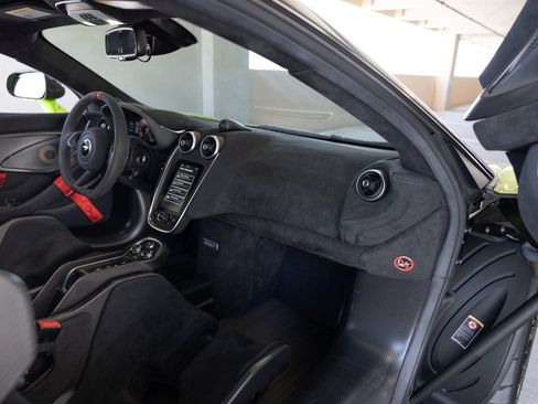 Used 2020 McLaren 620R RWD image 58