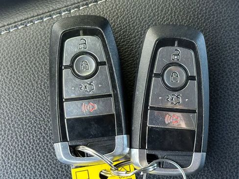 Used 2017 Ford Fusion SE image 20