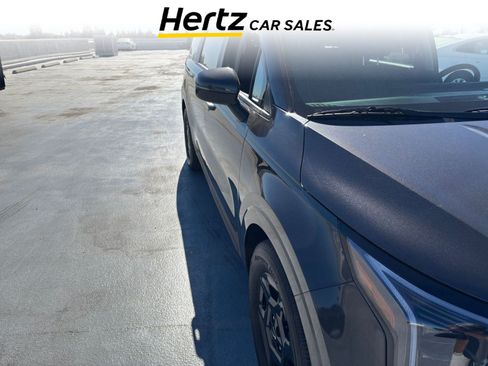Used 2026 Kia Carnival FWD image 1