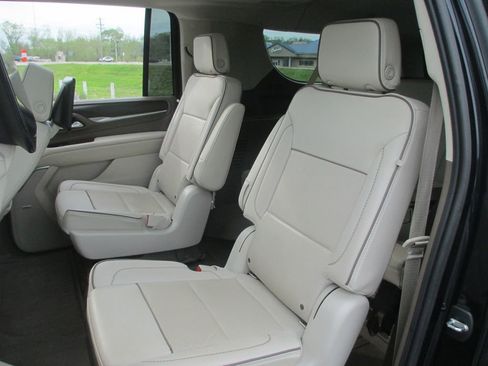 Used 2021 GMC Yukon XL Denali w/ Denali Ultimate Package image 24