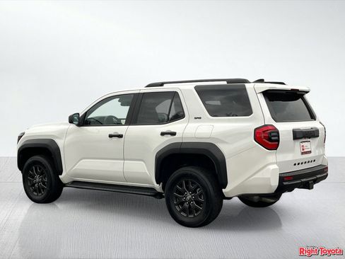 Certified 2025 Toyota 4Runner SR5 AWD/4WD image 5