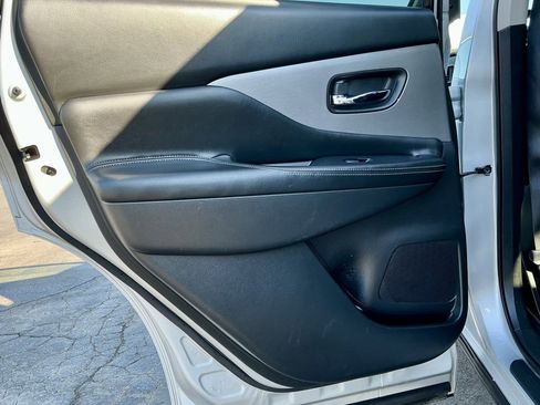 Used 2021 Nissan Murano SV image 31