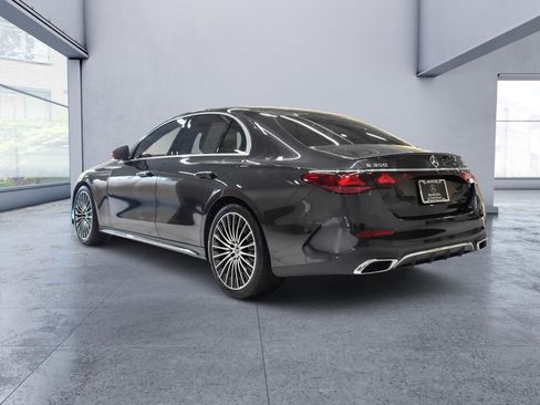 Used 2026 Mercedes-Benz E 350 4MATIC Sedan image 4