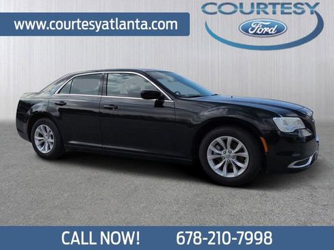 Used 2022 Chrysler 300 Touring image 1