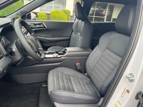 New 2026 Mitsubishi Outlander LE FWD image 14