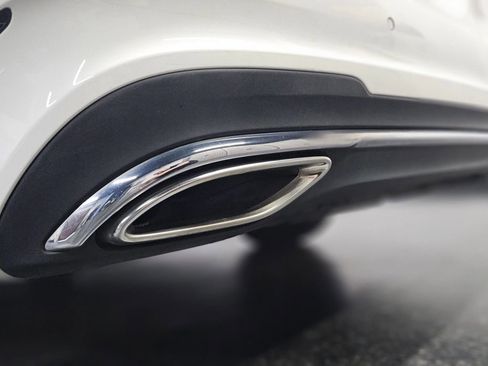 Used 2014 Mercedes-Benz E 250 BlueTEC Sedan image 28