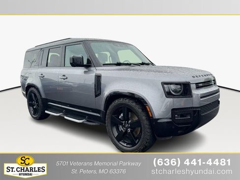 Used 2024 Land Rover Defender 130 X-Dynamic SE AWD/4WD image 1