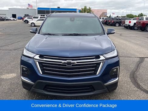 Certified 2023 Chevrolet Traverse LT FWD image 2
