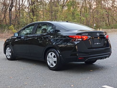 Used 2023 Nissan Versa S w/ Trunk Package image 5