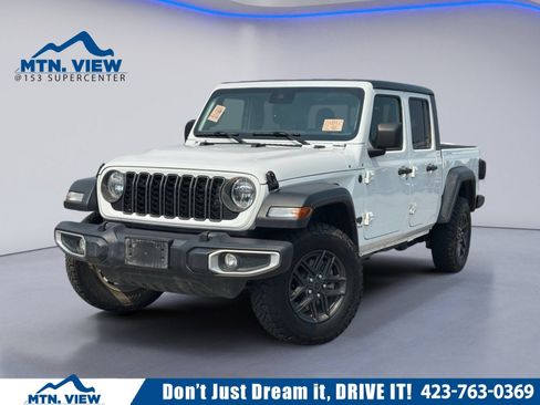 Used 2025 Jeep Gladiator Sport AWD/4WD image 1